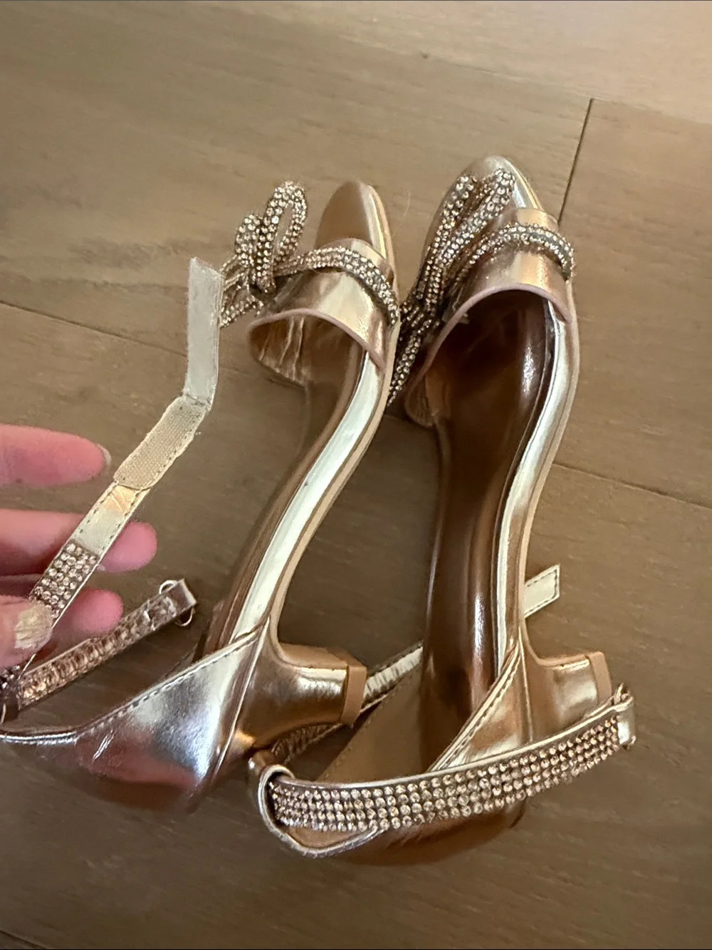 Elegant Metallic Rose Gold Heeled Sandals with Decorative Knot